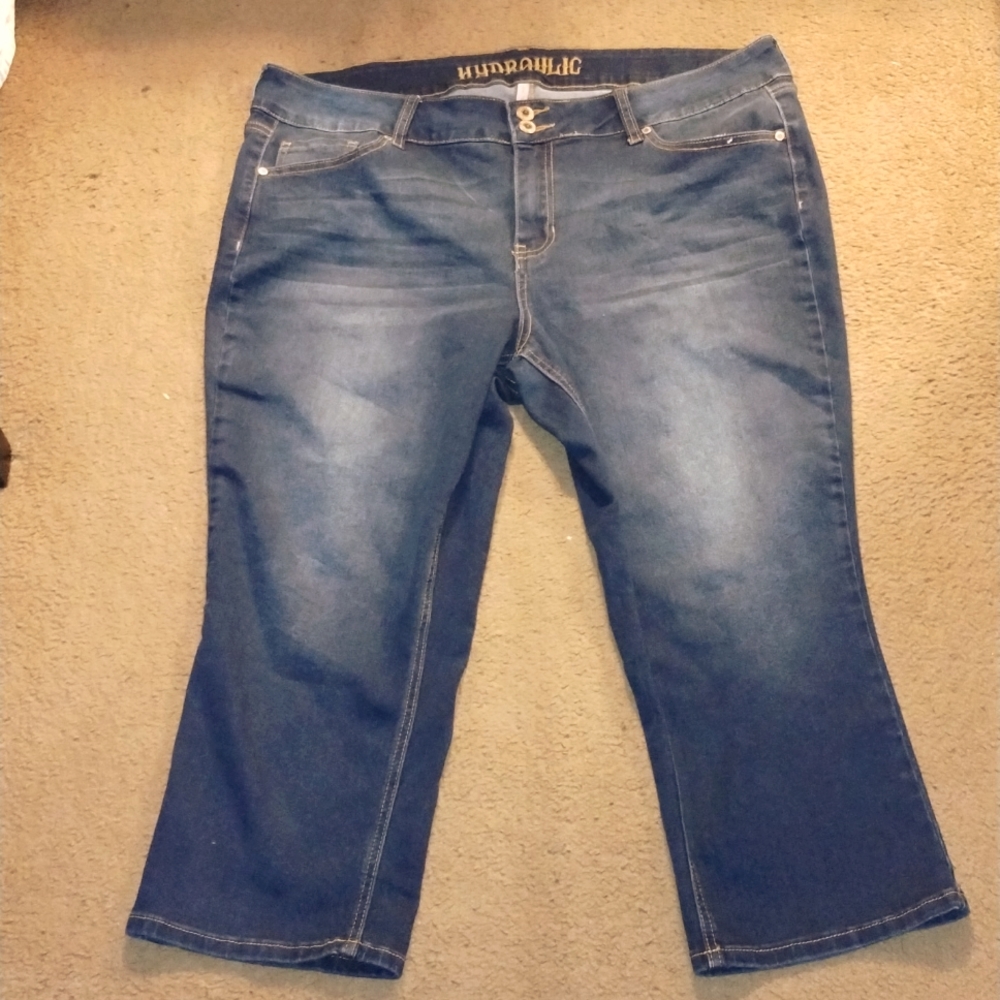 Hydraulic Capri pants